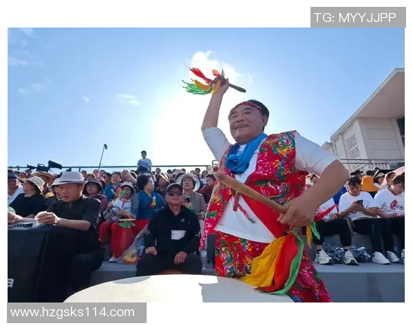 璀璨绿茵梦想闪耀胸前象征荣耀与激情的足球星挂坠 璀璨绿茵梦想闪耀胸前象征荣耀与激情的足球星挂坠