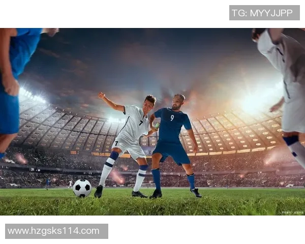 足球巨星风采全览：从梅西到C罗，他们如何塑造足球传奇