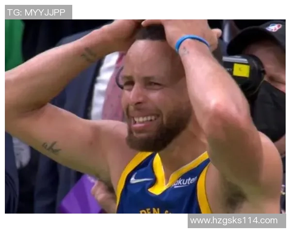 小男孩勇敢求签名感动足球球星全场热泪瞬间成经典